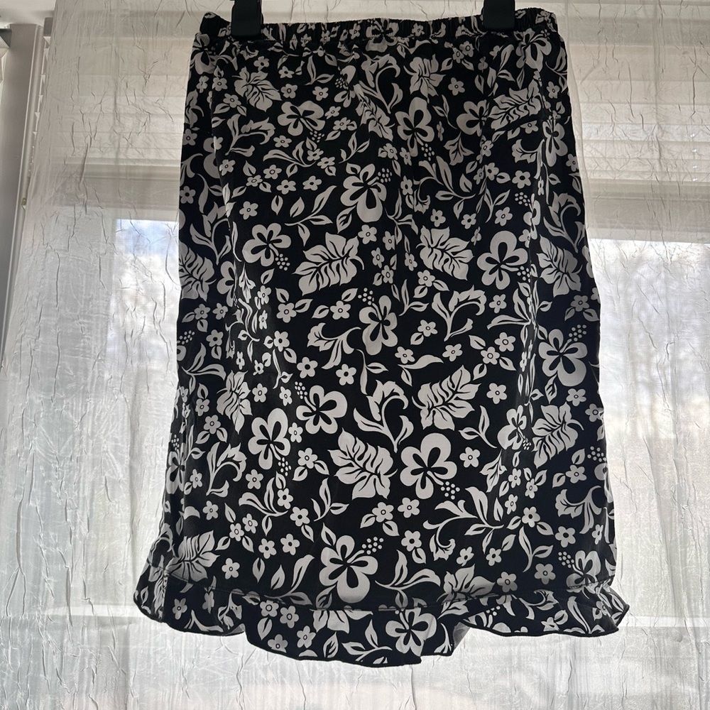 Black and White Ruffled Pencil Skirt Knee-Length